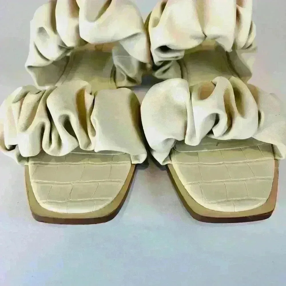 CIRCUS NY Women's Ivory Iggy Sandals